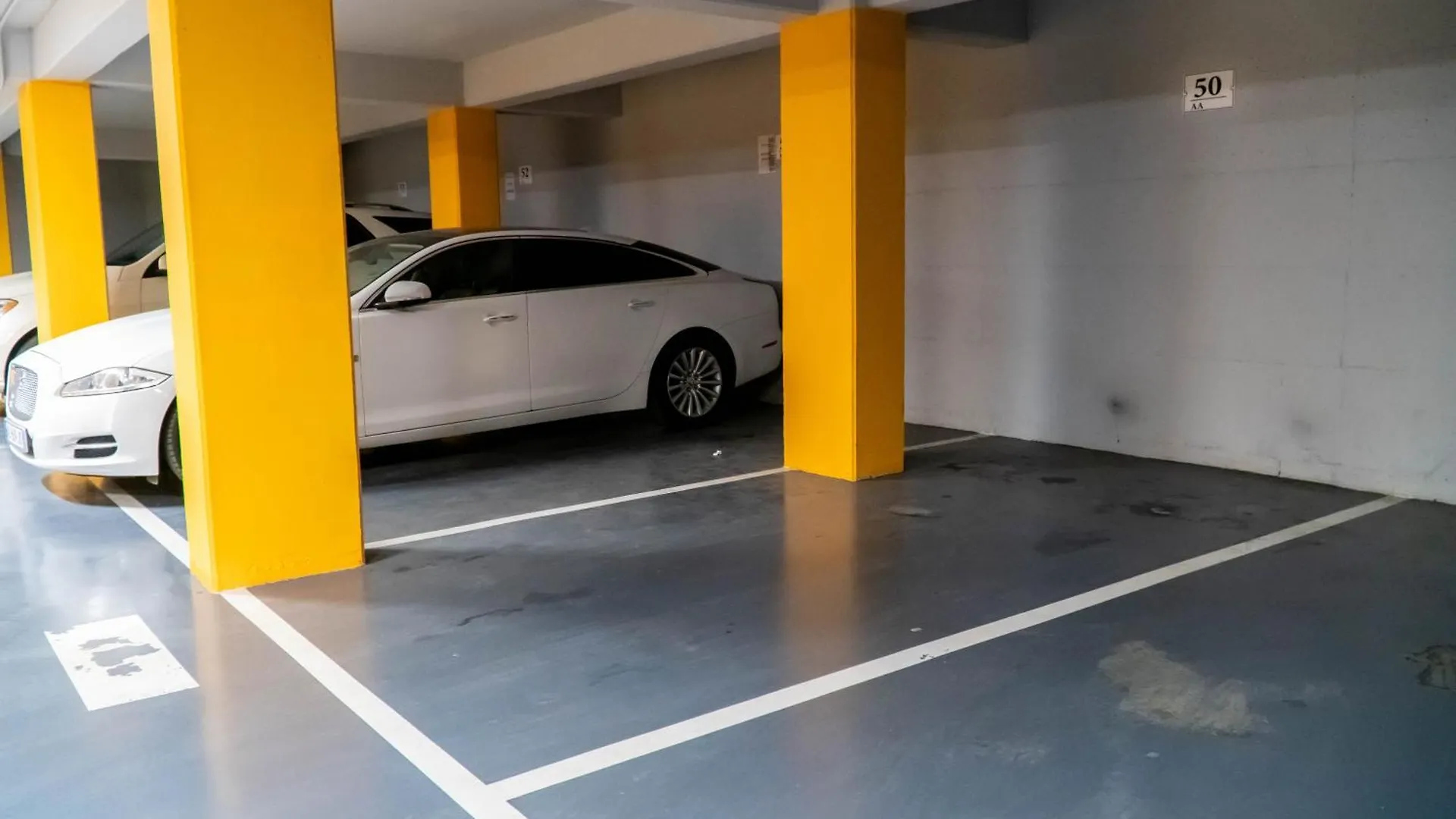 Signature Apartment 5 Tirana Albania