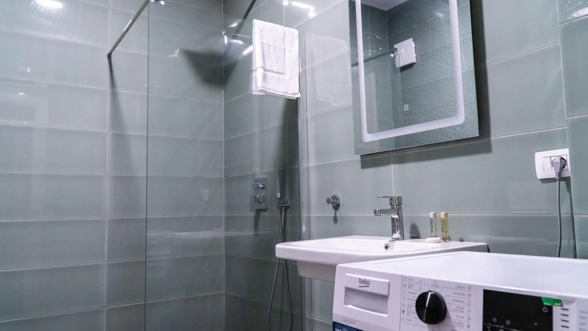Signature Apartment 5 Tirana 0*,  Albania
