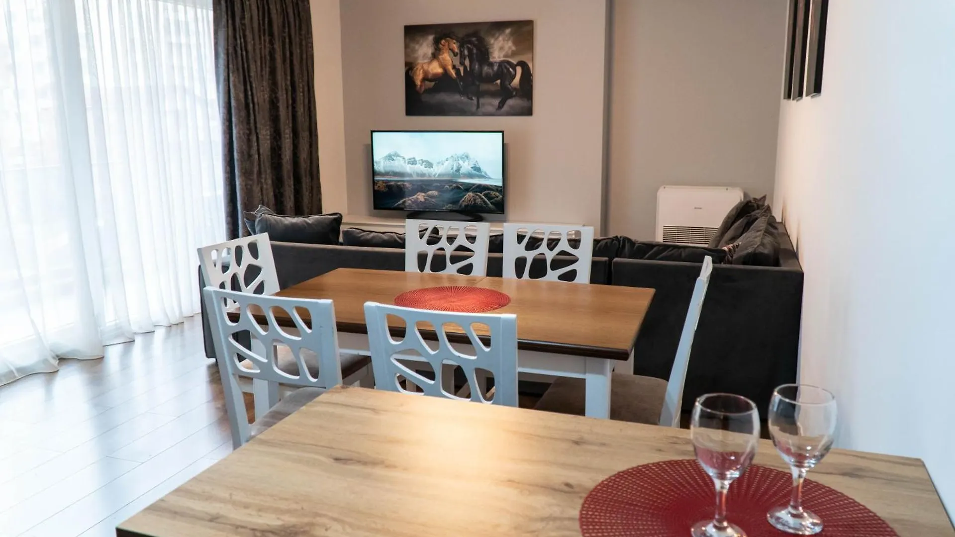 Signature Apartment 5 Tirana 0*,  Albania